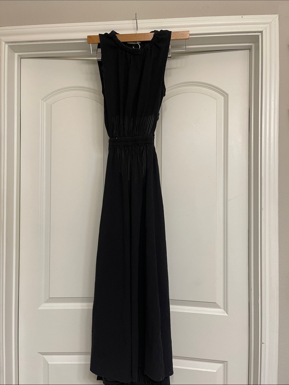 Women's Black Sleeveless Maxi Dress